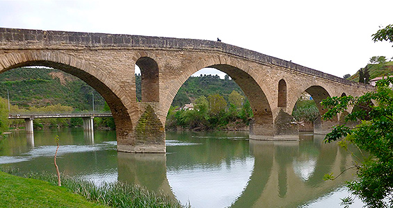 puente-la-reina-el-puente.jpeg puente-la-reina-el-puente.jpeg